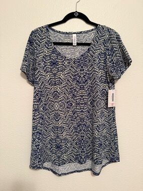 NWT Size M LuLaRoe Classic T Navy and Yellow Short Sleeve Patterned Top